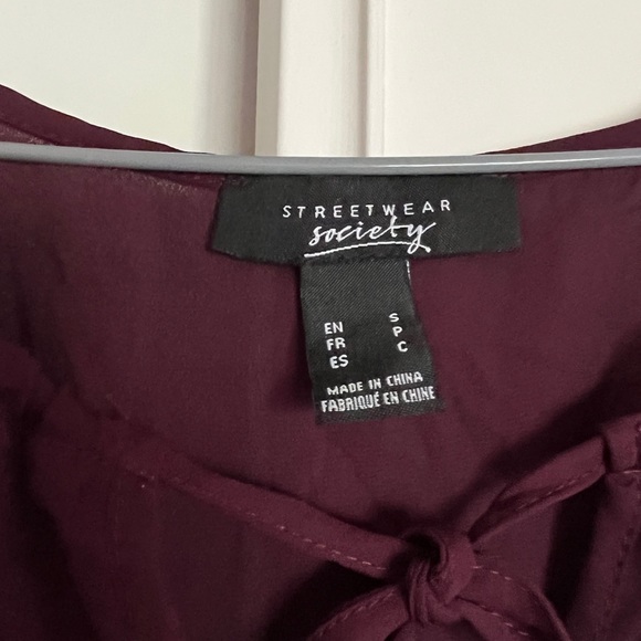 Cute flowy tank top - Picture 2 of 3